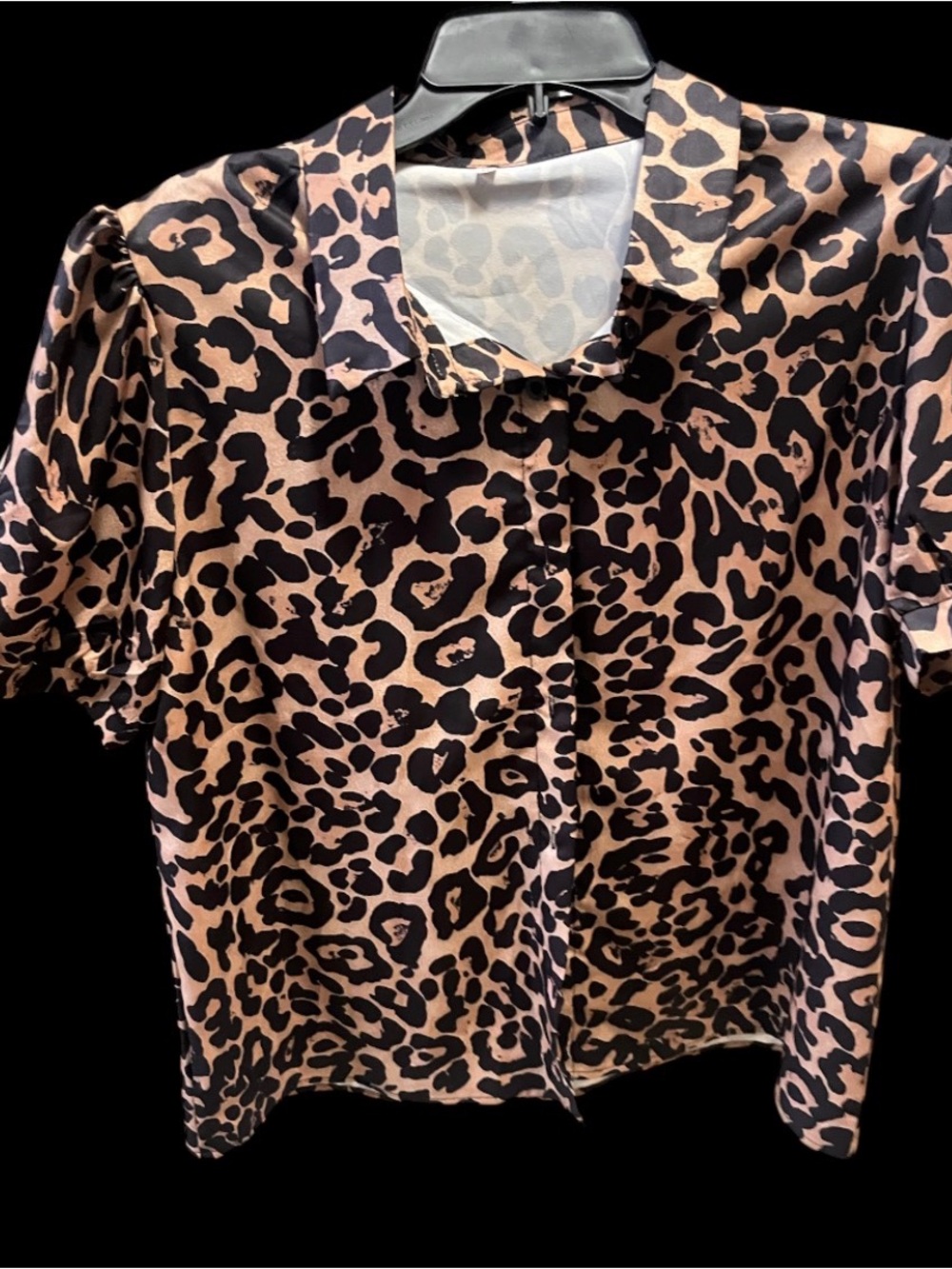 Women's Leopard Print Collared Top - Black & Tan